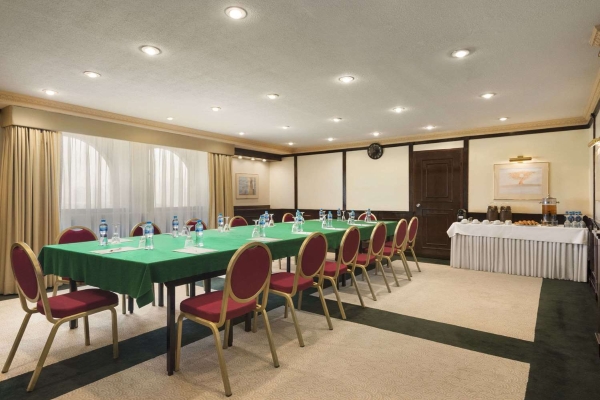 Hotel Ramada by Wyndham Bahrain (Manama)